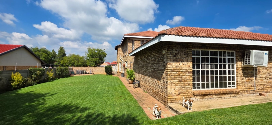 4 Bedroom Property for Sale in Miederpark North West